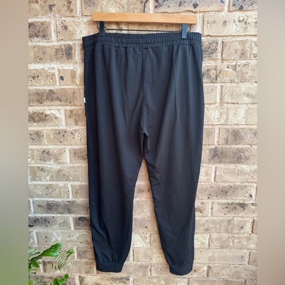 VUORI Set
Halo Performance Hoodie 2.0 & Performance Jogger Black Sz XL - Picture 10 of 12